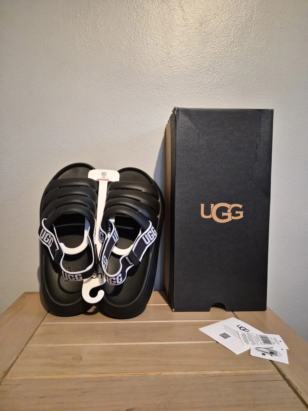 UGG Men’s Black Slide Sandals with Ugg Sport Logo Strap Sz10